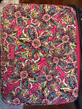 Vera Bradley Pink Multi Floral Quilted Sleeve